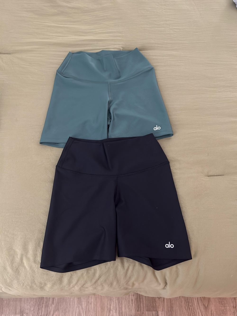ALO Yoga 5” High-Rise Bike Shorts Duo — Clover Green and Black